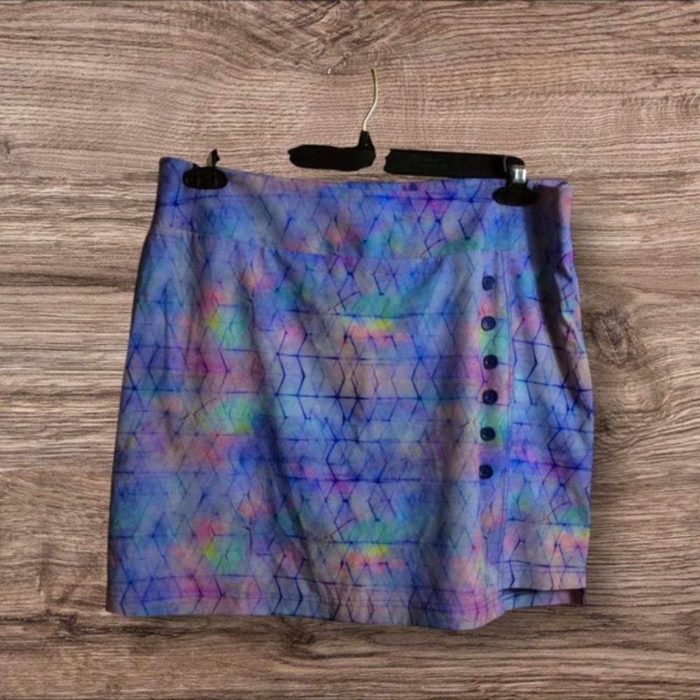 NWOT Lija Women's Golf Skirt Athleisure Style in purple print. Size 10